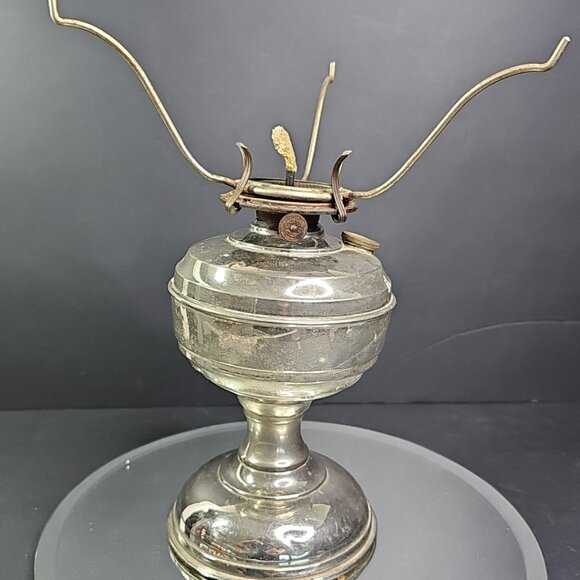 Vintage Oil Lamp Untested, No Chimney/Glass With Burner 682 - Picture 1 of 16